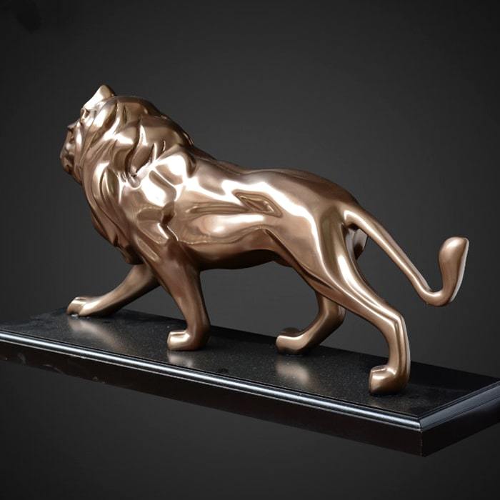 Royal King Statue