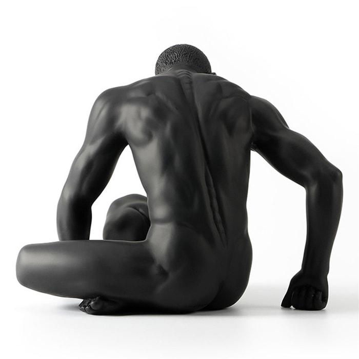 Statue Lazy Man sitzend