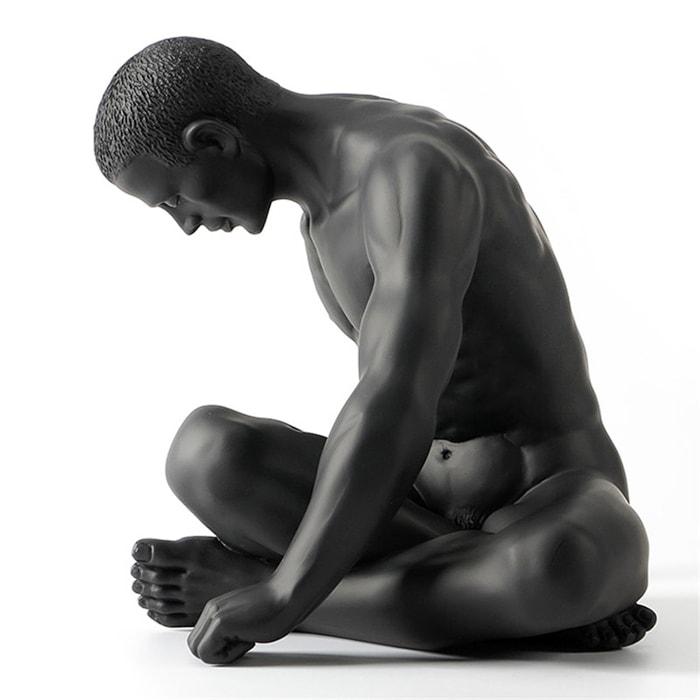 Statue Lazy Man sitzend