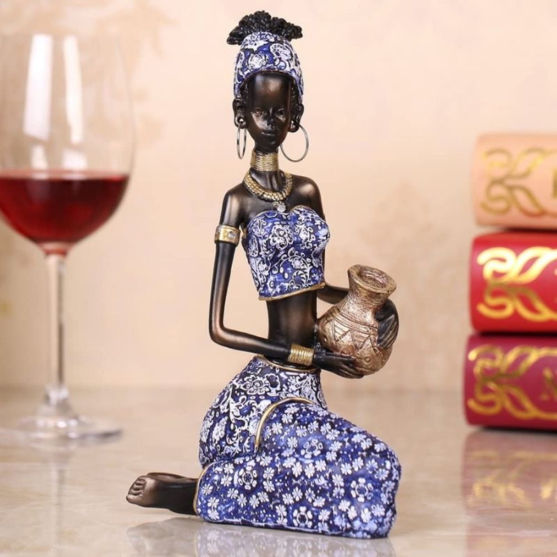 Afrikanische Statue mit Glas