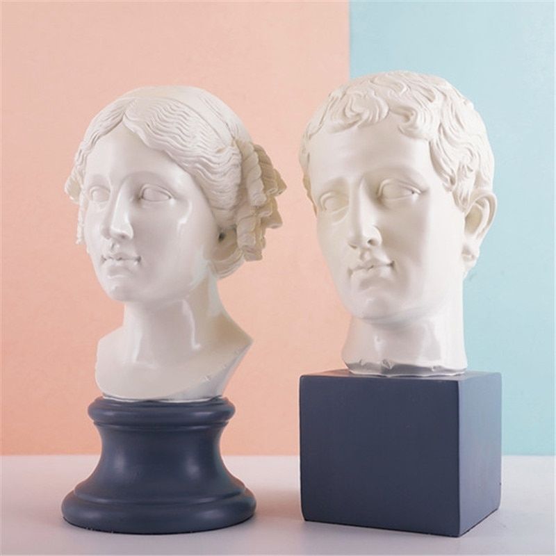 Griechische Frauenstatue