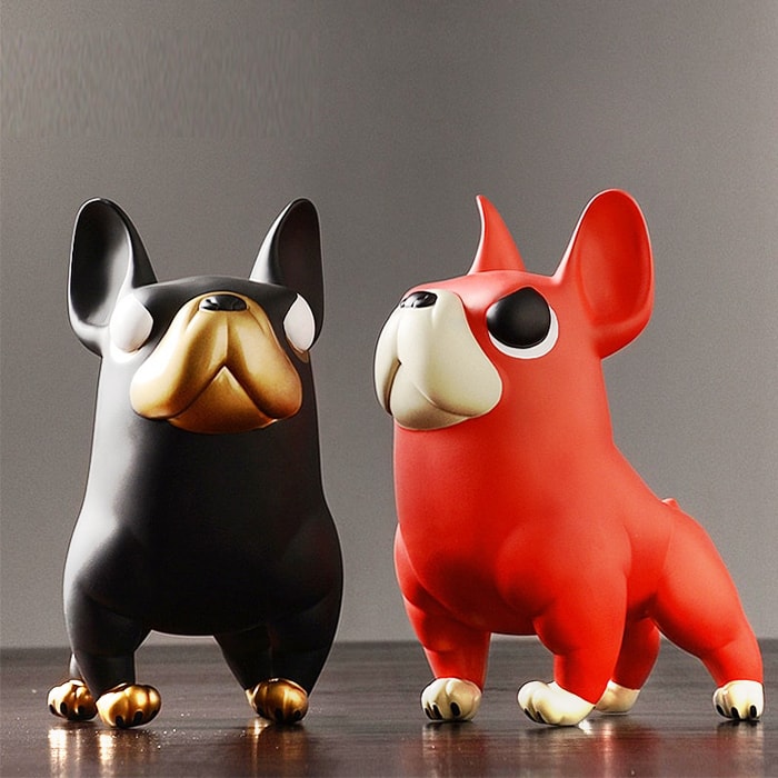 Kiki -Hundestatue heftig