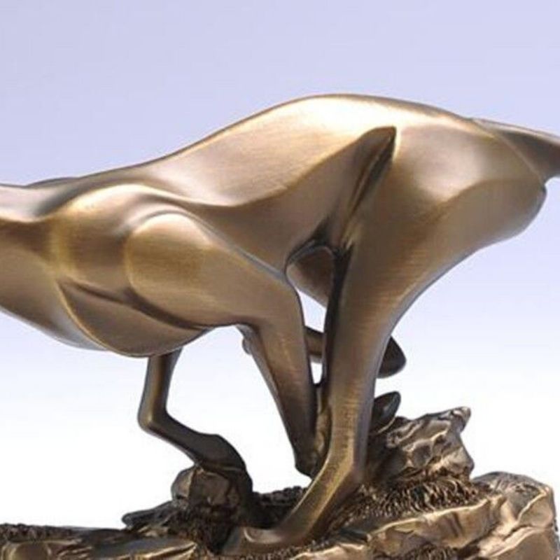 Kupferpanther -Statue