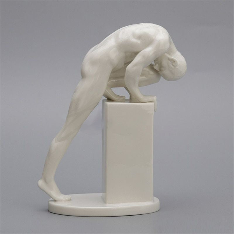 Nackte Mannstatue