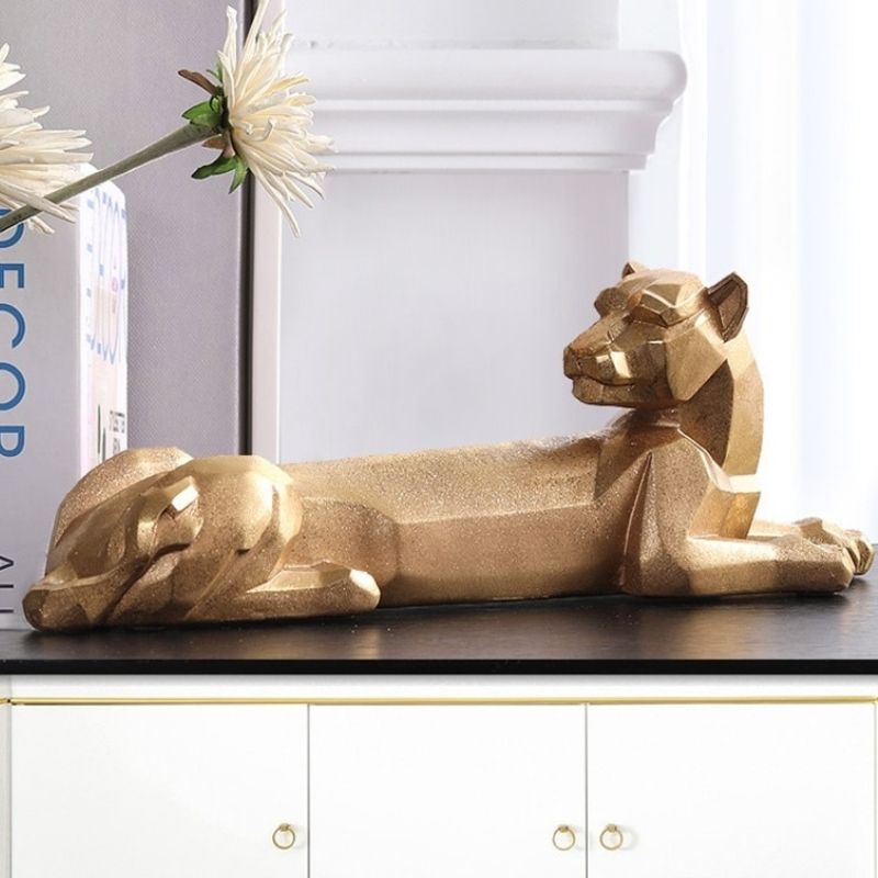Panther -Harzstatue