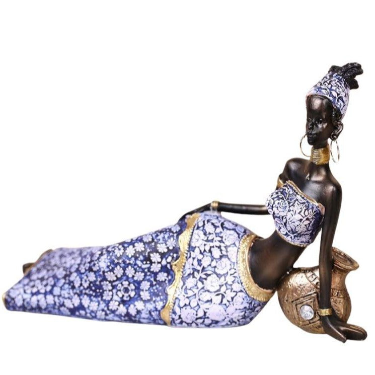 Statue -Frau im Liegen lagen