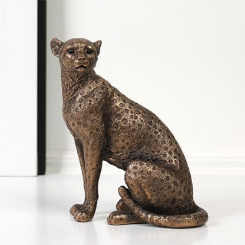 Statue Panther sitze Dekoration