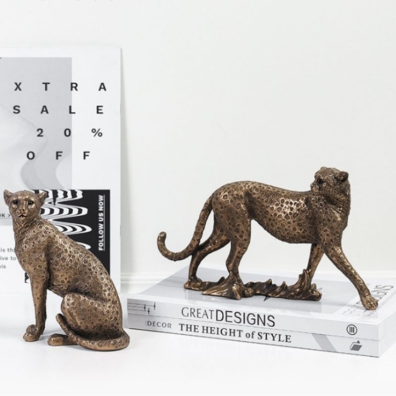 Statue Panther sitze Dekoration