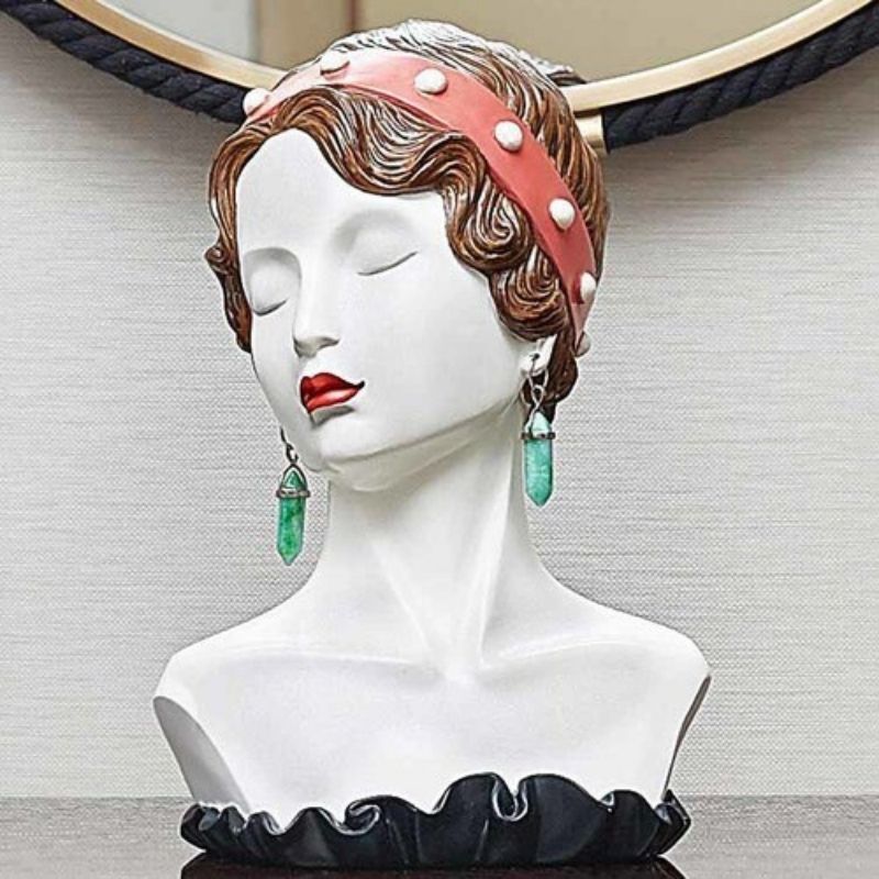 Vintage Frau Statue