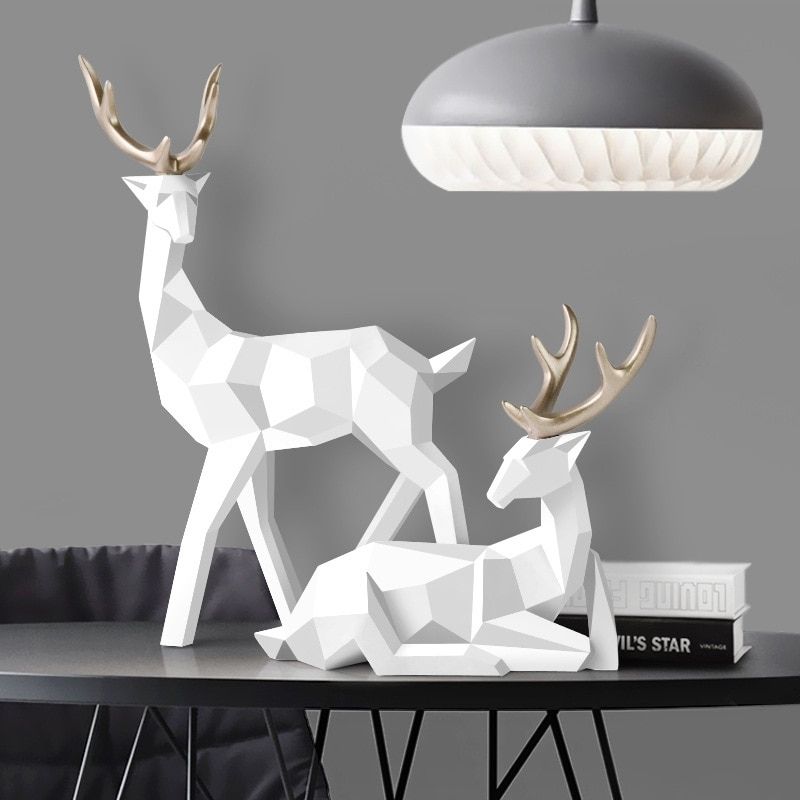 Weiße Cerf -Origami -Statue